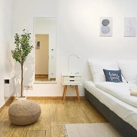 Global Living - Design I Center I Balcony I Smart-tv I Kitchen I Dresden