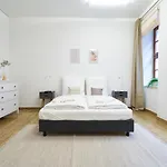 דירה Global Living - Design I Center I Balcony I Smart-tv I Kitchen I *