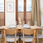 Apartment Global Living - Design I Center I Balcony I Smart-tv I Kitchen I *