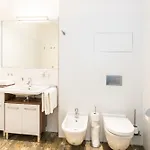 דירה Global Living - Design I Center I Balcony I Smart-tv I Kitchen I *