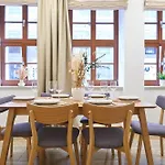 Global Living - Design I Center I Balcony I Smart-tv I Kitchen I * דרזדן