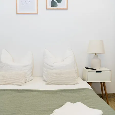 Apartment Global Living - Design I Center I Balcony I Smart-tv I Kitchen I