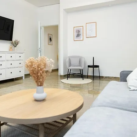 Apartmán Global Living - Design I Center I Balcony I Smart-tv I Kitchen I *