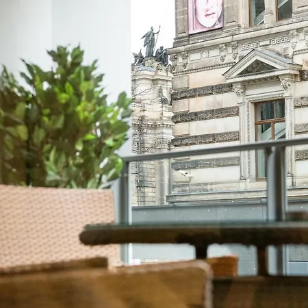 Global Living - Design I Center I Balcony I Smart-tv I Kitchen I