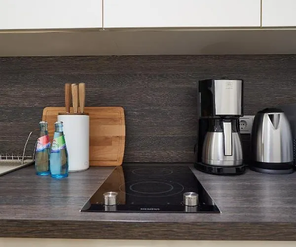 Global Living - Design I Center I Balcony I Smart-tv I Kitchen I شقة دريسدن