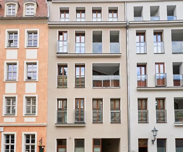 Global Living - Design I Center I Balcony I Smart-tv I Kitchen I شقة