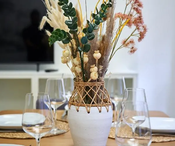 Global Living - Design I Center I Balcony I Smart-tv I Kitchen I شقة