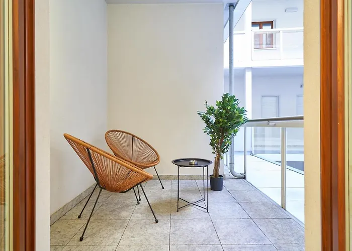 Global Living - Design I Center I Balcony I Smart-tv I Kitchen I Appartamento Dresda