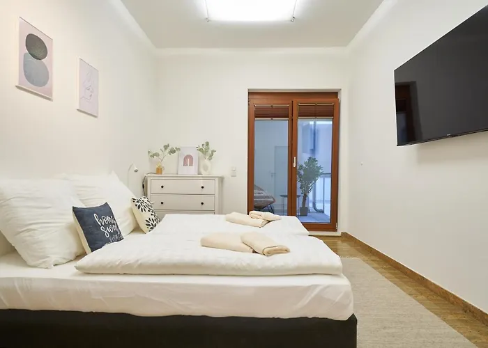 Global Living - Design I Center I Balcony I Smart-tv I Kitchen I *