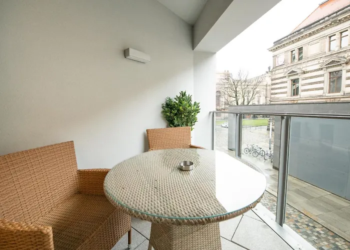 Global Living - Design I Center I Balcony I Smart-tv I Kitchen I *