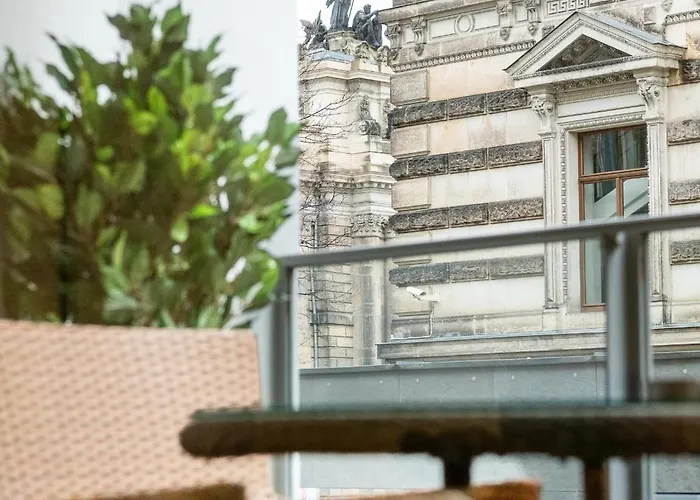 Global Living - Design I Center I Balcony I Smart-tv I Kitchen I