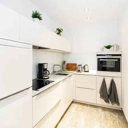 Global Living - Design I Center I Balcony I Smart-tv I Kitchen I *