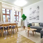 Global Living - Design I Center I Balcony I Smart-tv I Kitchen I *